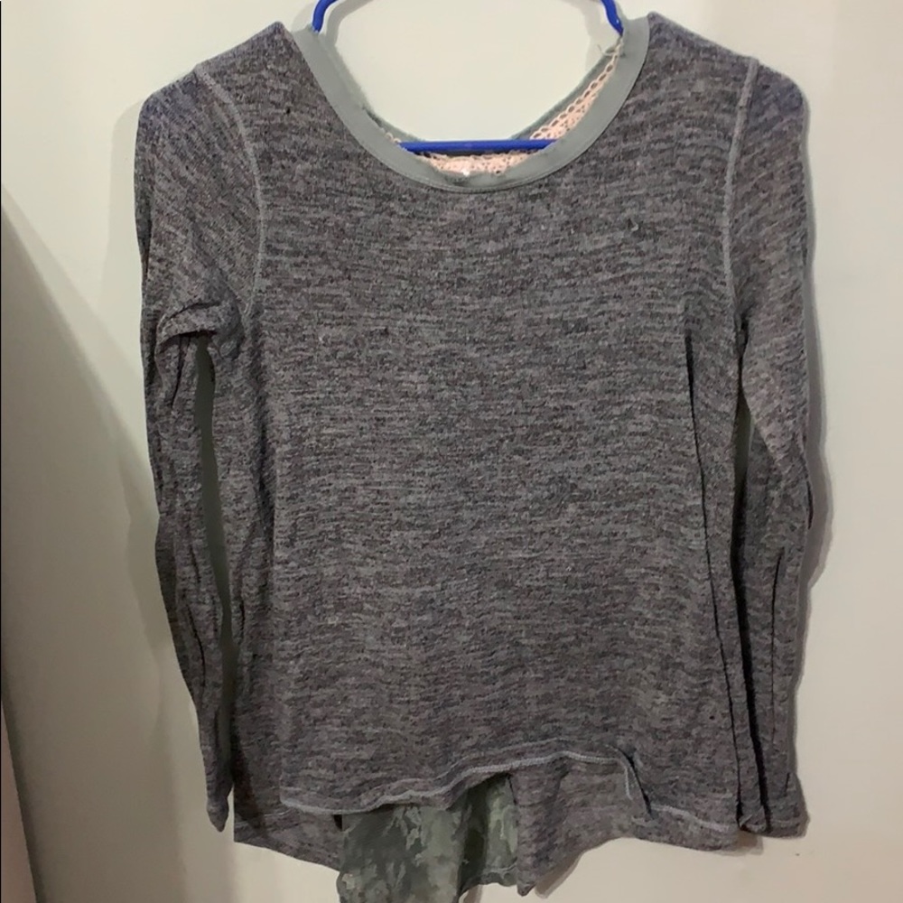 Xhiliration-Gray Button Down Back Lace Long Sleeve